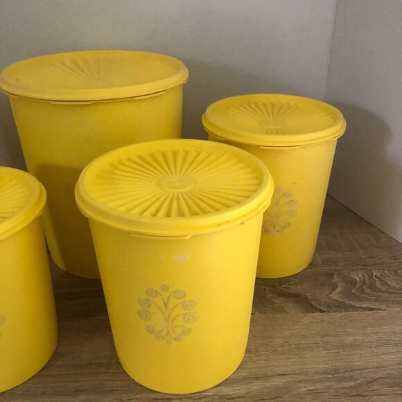 Vintage 70s Yellow Tupperware Nesting Canisters Round Retro Set of 5 Sunburst - Picture 4 of 13